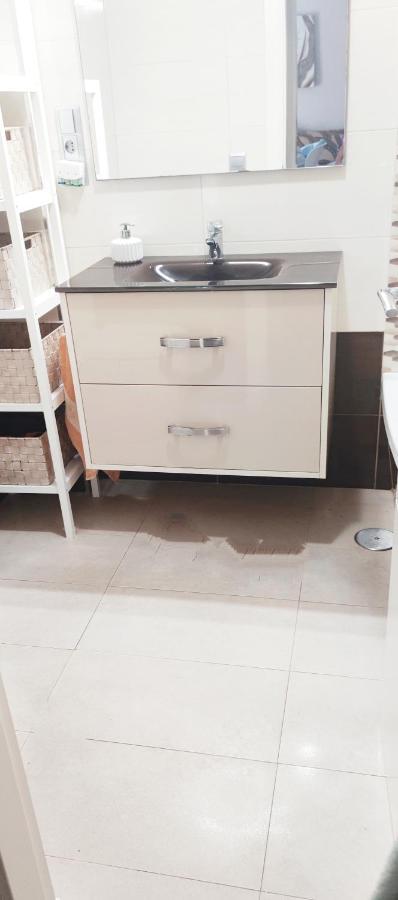Piso 100 Metros Del Centro Del Pueblo 6 Kilometros De La Playa La Barrosa Apartment